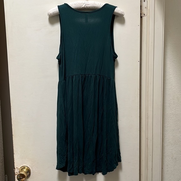 New green tank dress with pockets. - Picture 6 of 6